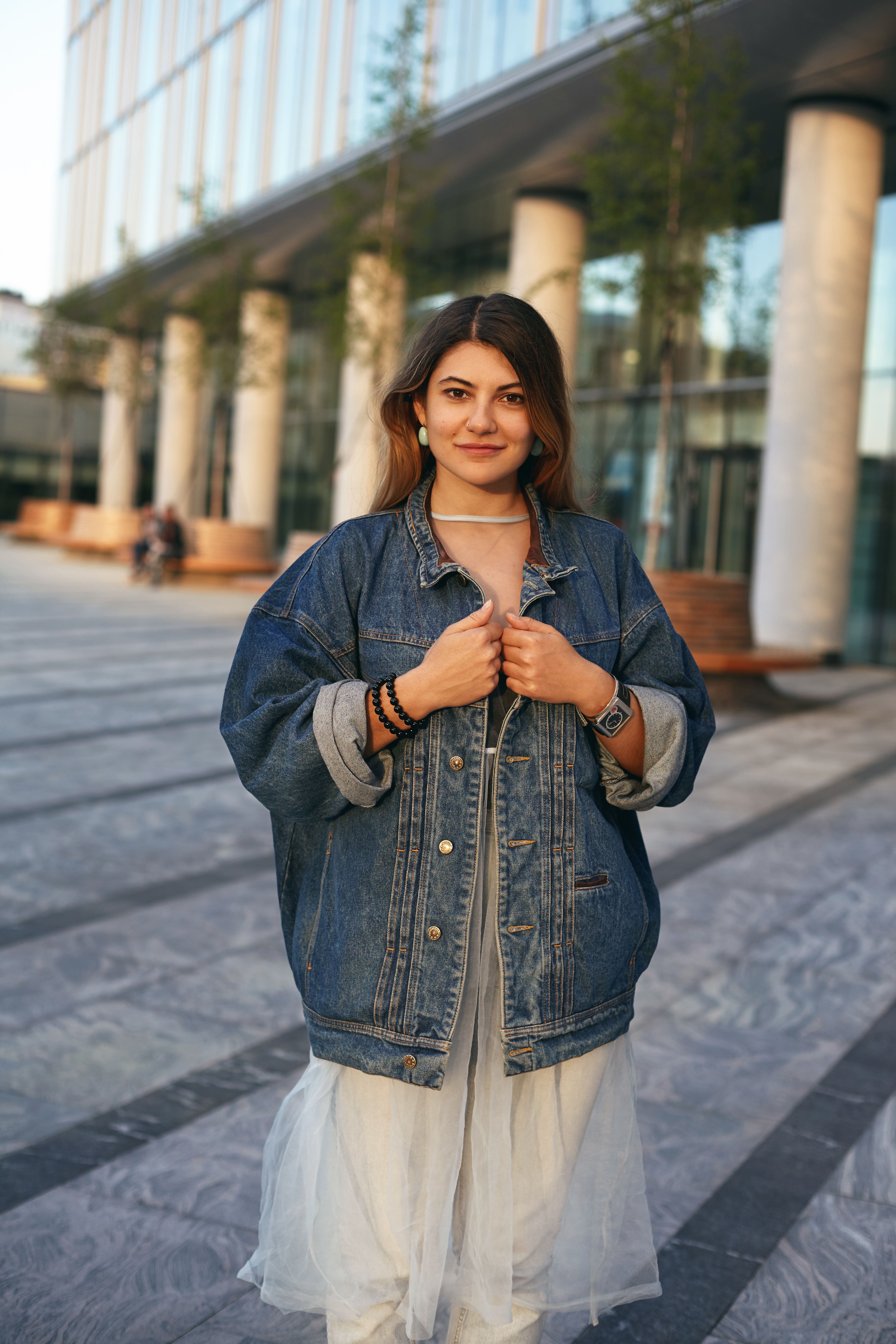 expressive woman posing outdoor